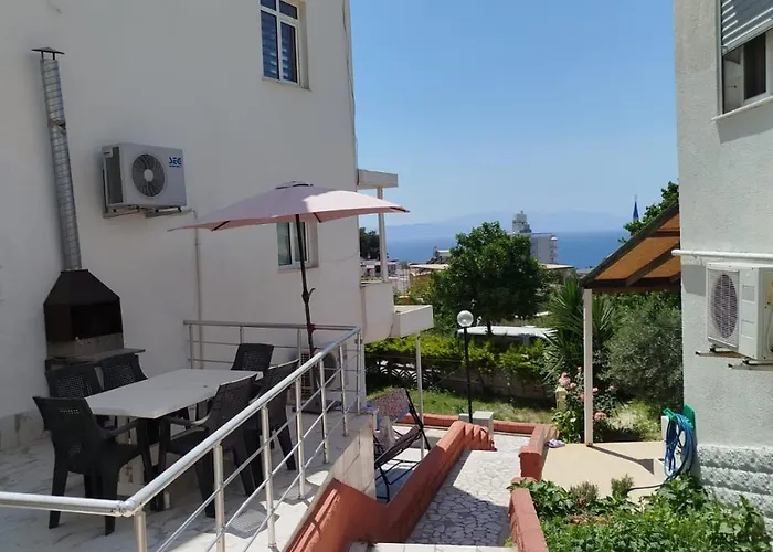 Kadinlar Denizi Manzarali Kusadası