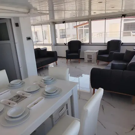 Kadinlar Denizi Manzarali Villa Kuşadası